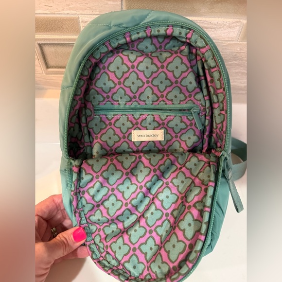 Vera Bradley Ultralight Essential Sling
Backpack Beryl Green - Picture 5 of 7